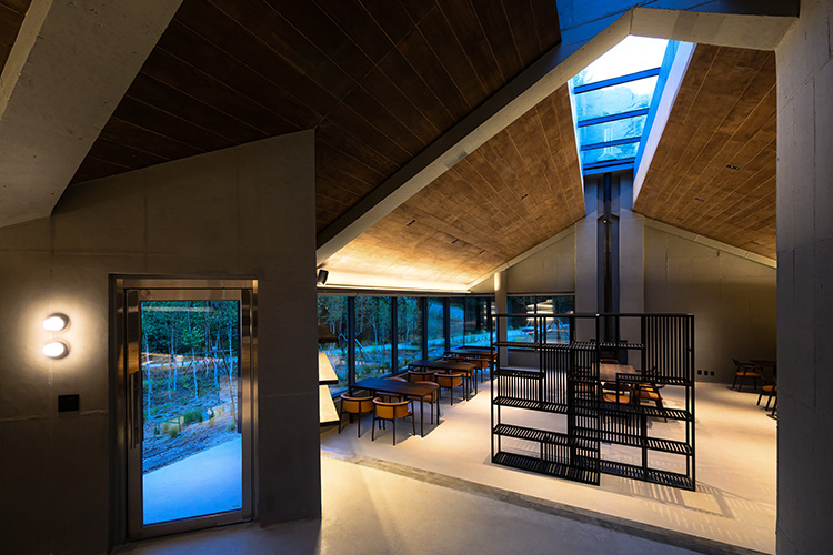 레스토랑 내부 사진